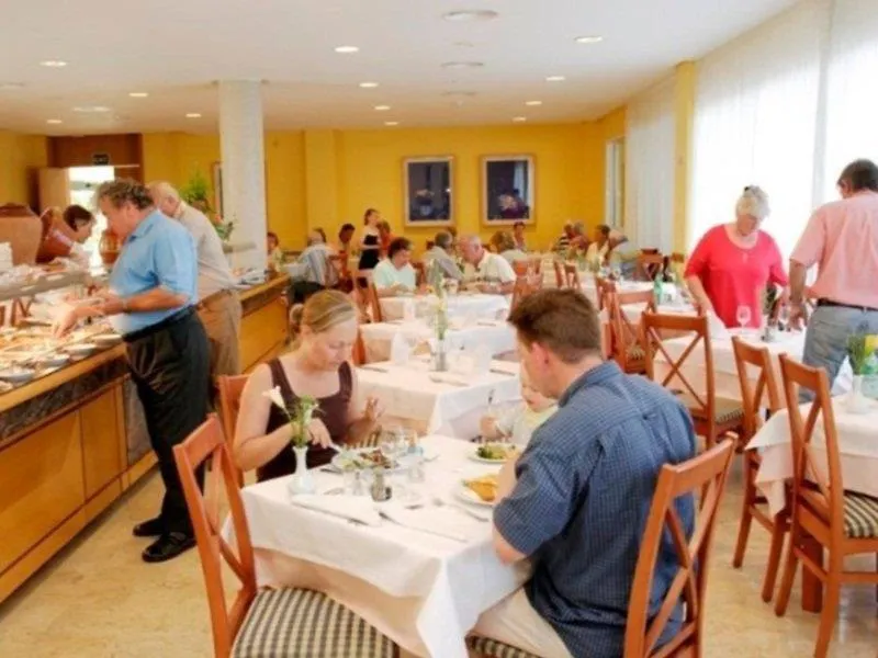 Aparthotel Dunes Platja Кан Пикафорт
